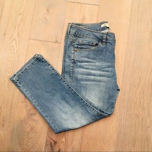 ❤️CAbi #764 Johnny Cropped Capri Jeans Size 6